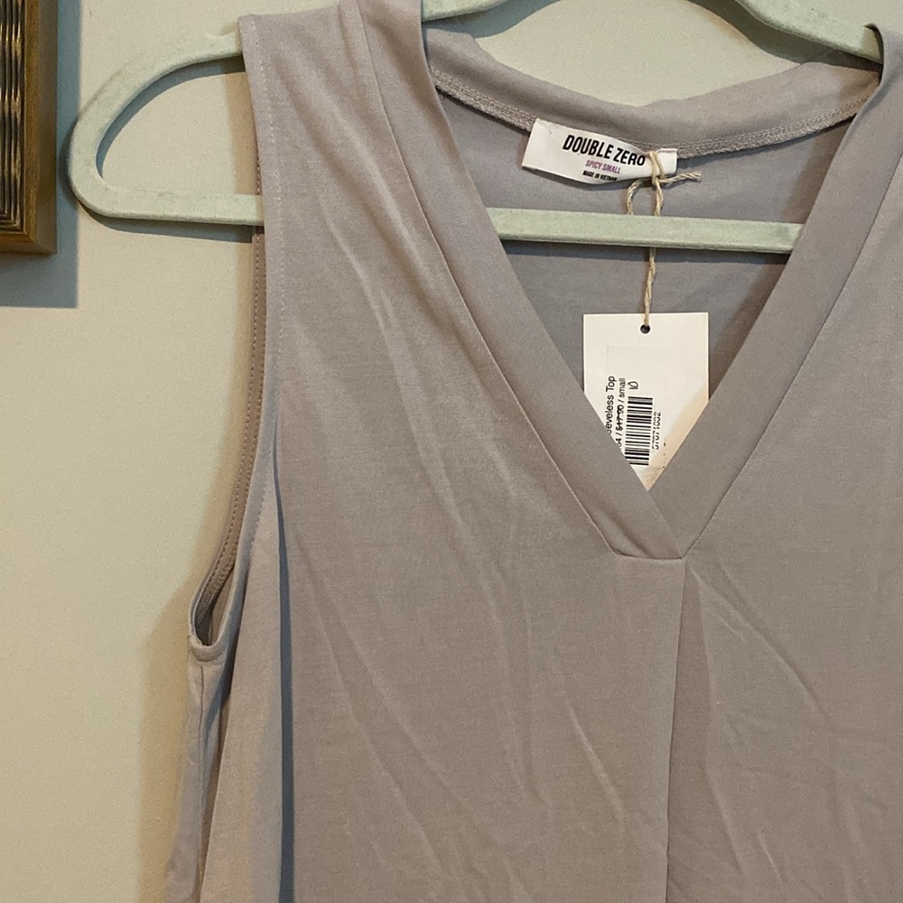 NWT Double Zero V Neck Soft Tank - Picture 2 of 4